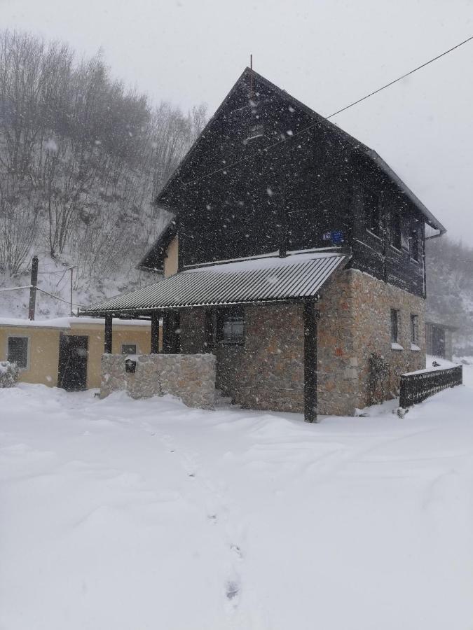 House Marijan Apartman Korana Kültér fotó