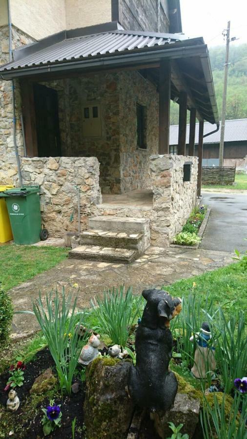 House Marijan Apartman Korana Kültér fotó